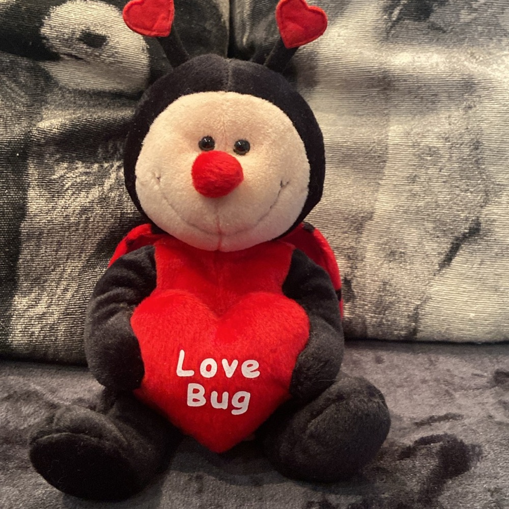 🍭Russ Berrie amram’s Busby the « Love Bug » plush **Like new**